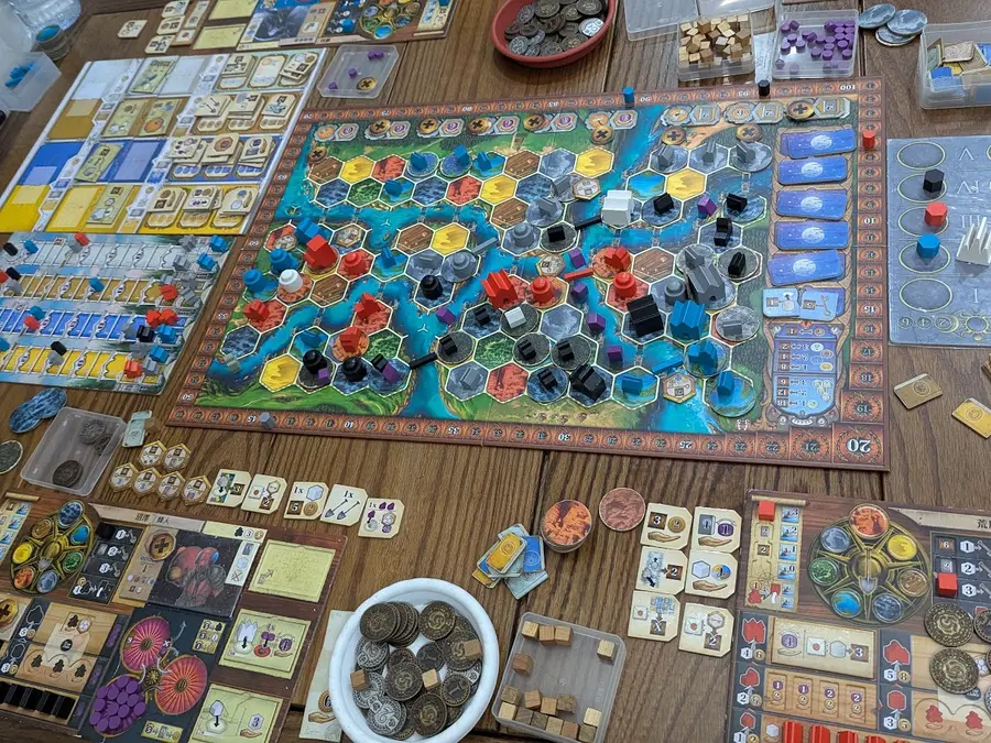 烏嘎嘎桌遊店內攤開的重度策略遊戲盤面與配件